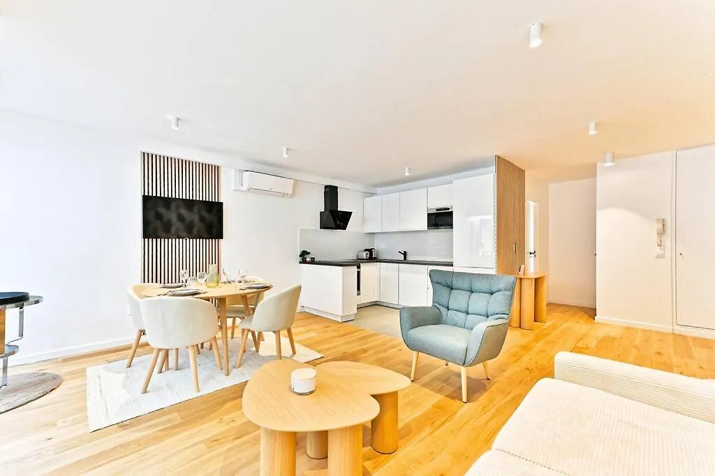 Evasion Parisienne Entre Monceau & Arc De Triomphe Apartment